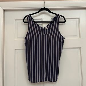 Old Navy V Neck Front and Back